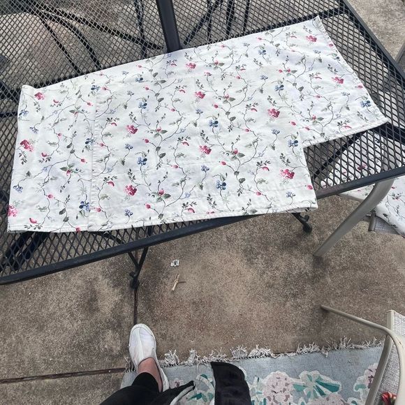 Waverly Home Fashions 2 Balloon Valances Berry Lane Width 79” Length 14” - Picture 5 of 5